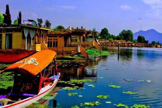 Tourist Places in Jammu and Kashmir